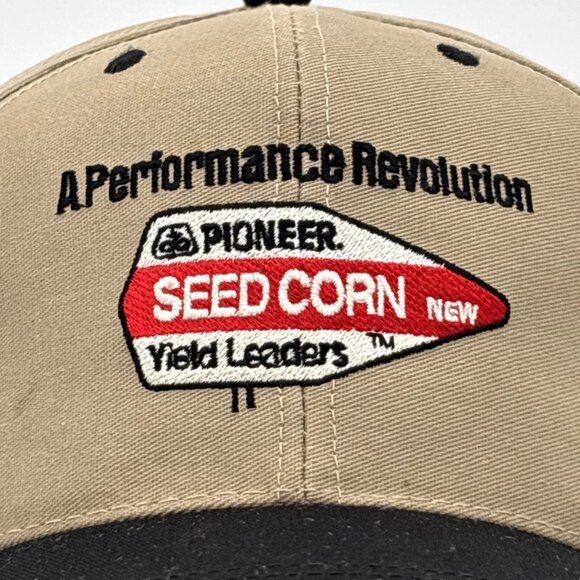 Pioneer Seed Corn Trucker Hat Yield Leaders Snapback Brown Black Adjustable - Picture 4 of 9
